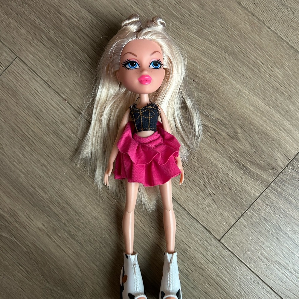 Bratz "Hello My Name Is Cloe Doll